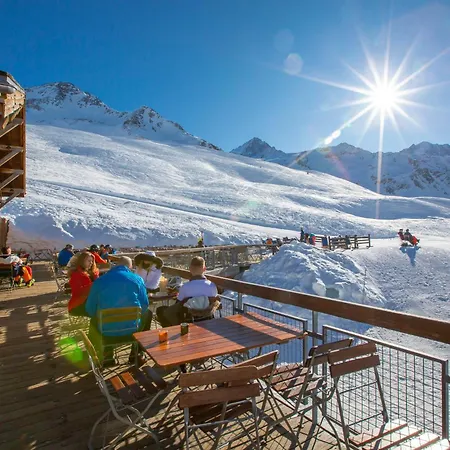 Capucins22 Mont Blanc View 1br W/ Balcony Garage - Happy * Chamonix